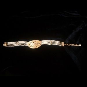 Vintage pearl choker